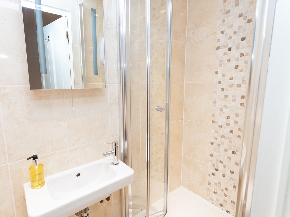 Double room-Ensuite with Shower