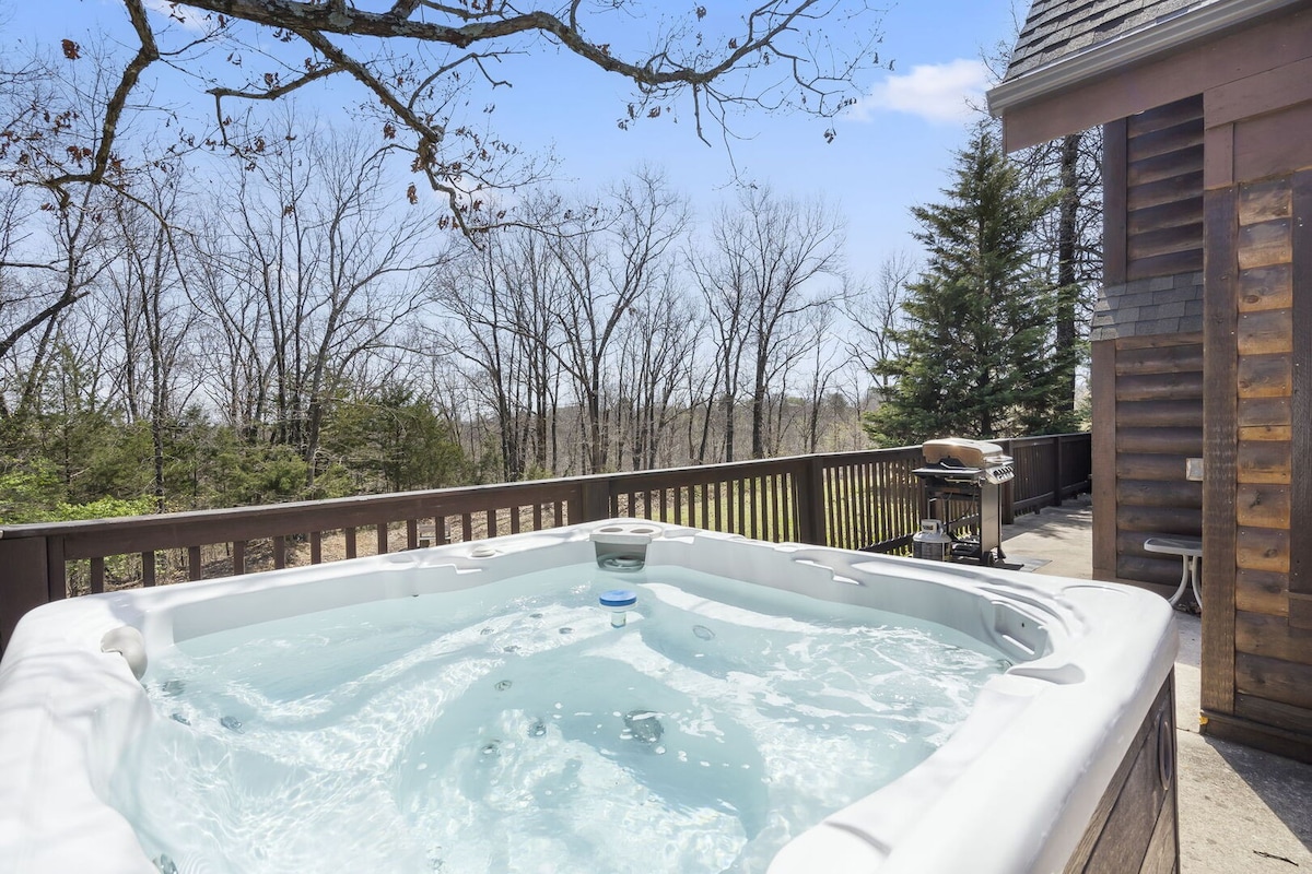 Huge FirePit, HotTub, RealLogCabin, Near Big Cedar