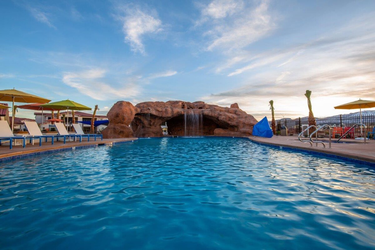 Arcadia 34 | Resort Pool & Water Slide * Private
