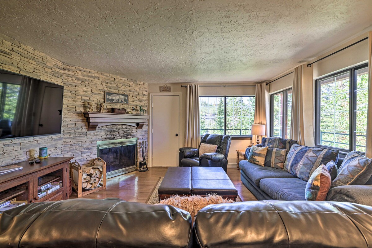 Slopeside Condo with Hot Tub + Game Room Access!
