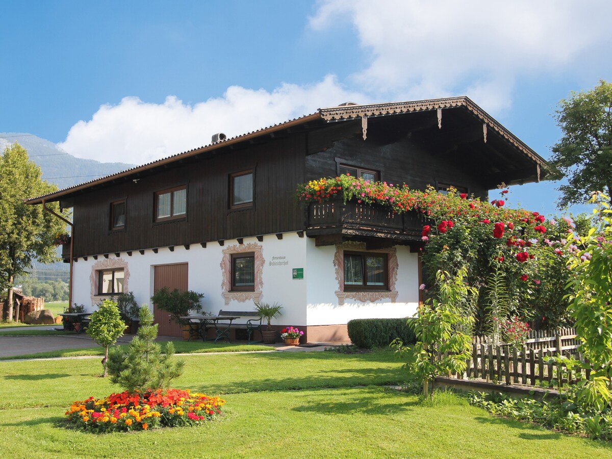 Small house on an organic farm in Strass i.Z