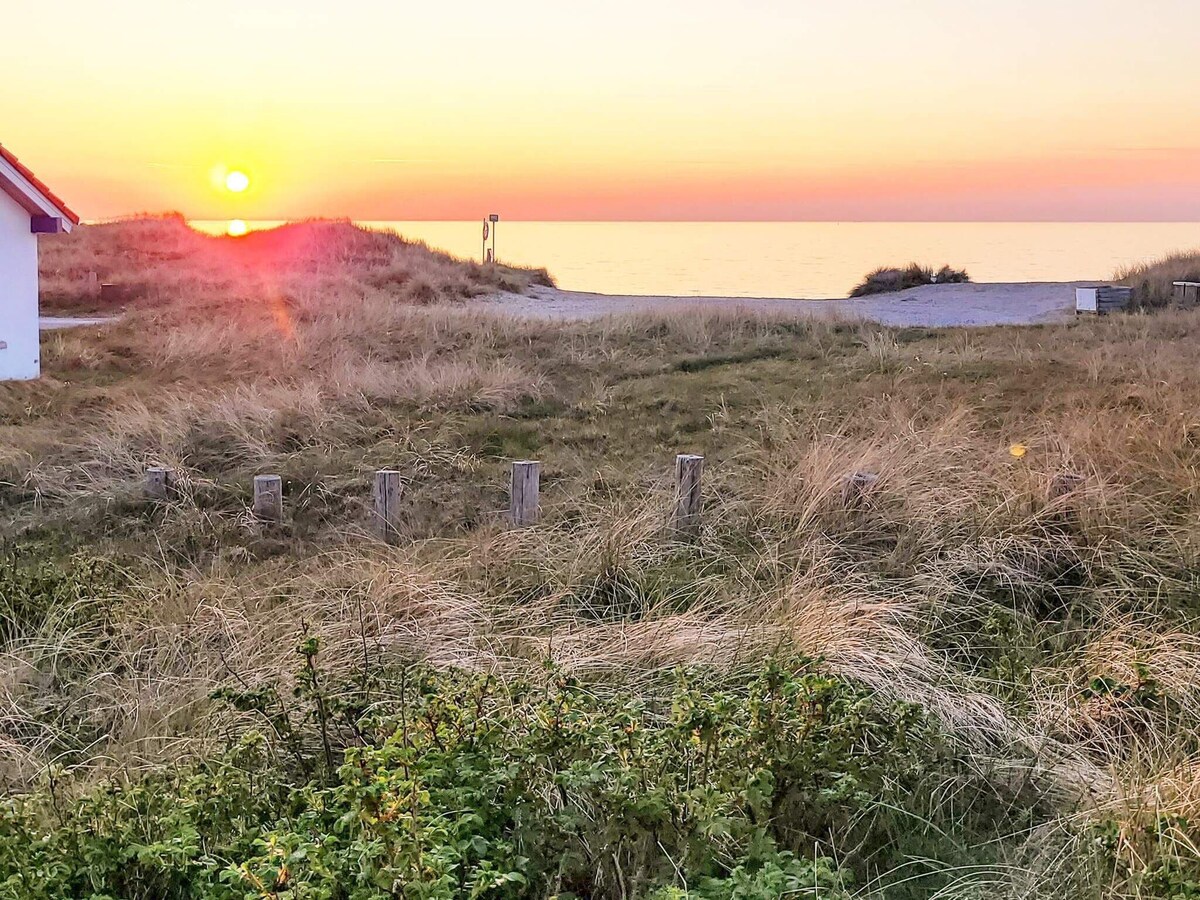 8 person holiday home in frøstrup