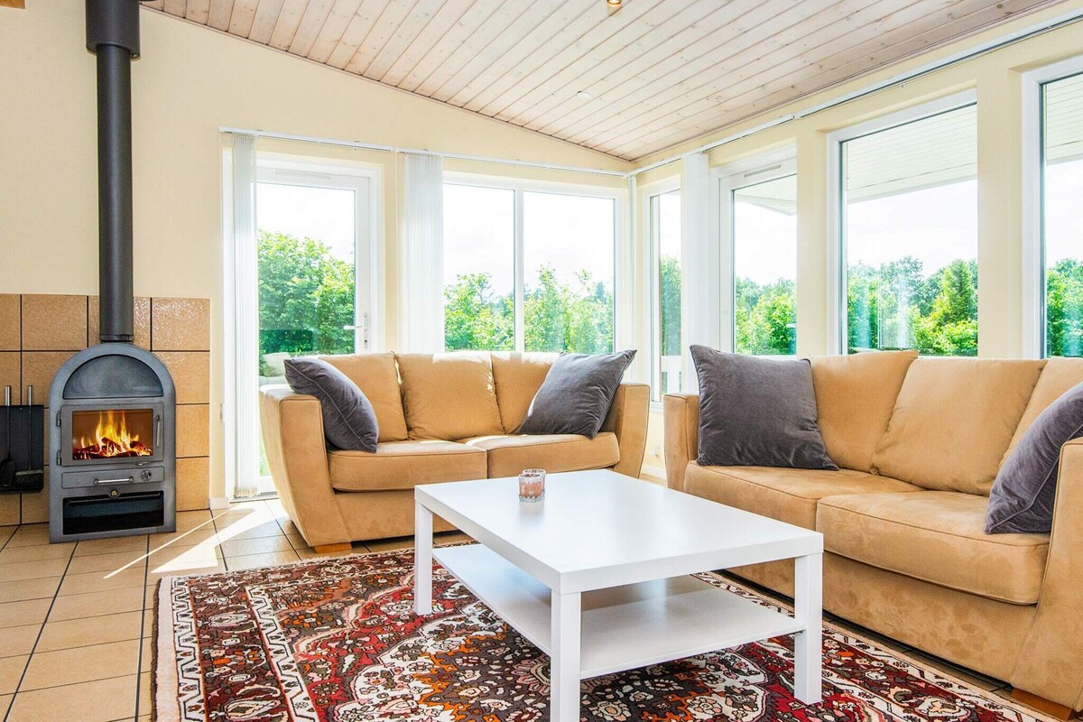 6 person holiday home in hovborg