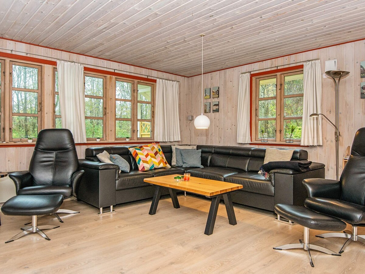 8 person holiday home in oksbøl