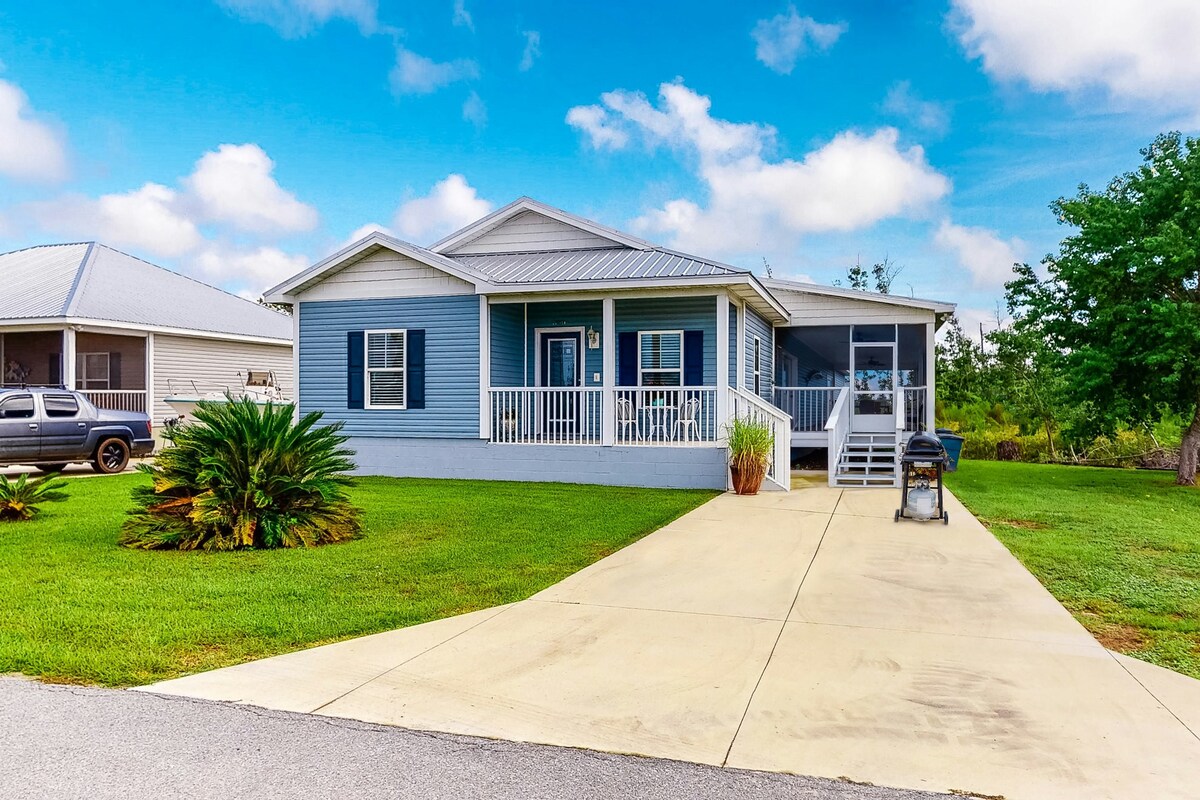 3BR Single-Story | Screened Porch | W/D | AC