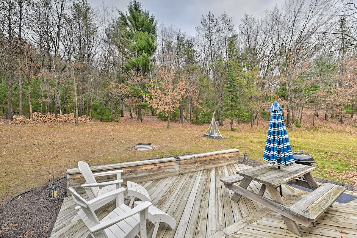 Four-Season Home on Scenic Bluff Country Acreage!