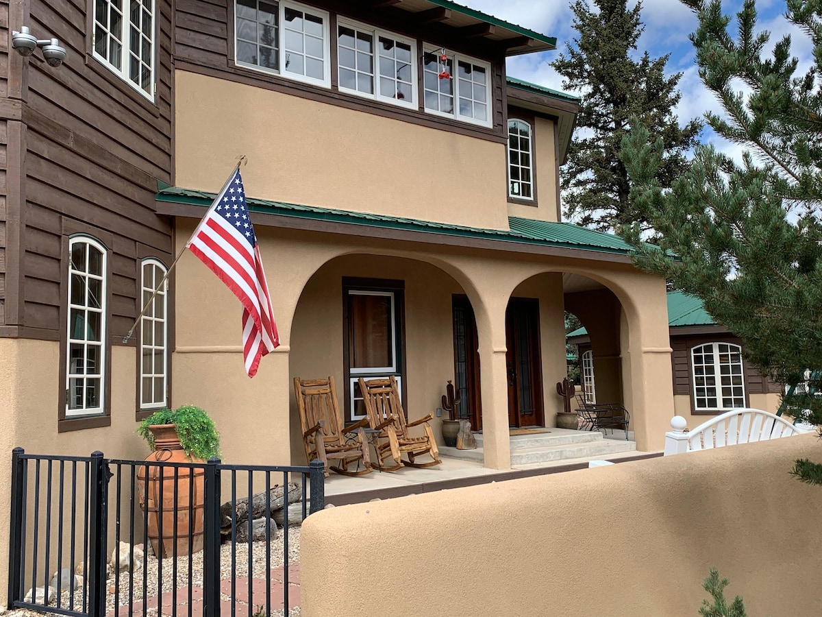Brown Bear Lodge in the Red River NM Upper Valley