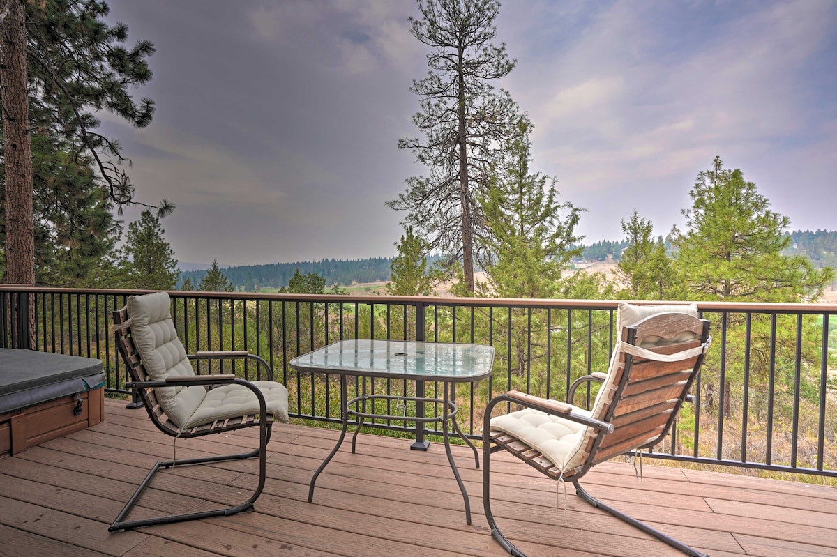 Resort-Style Klamath Falls Home, Golf Course View!