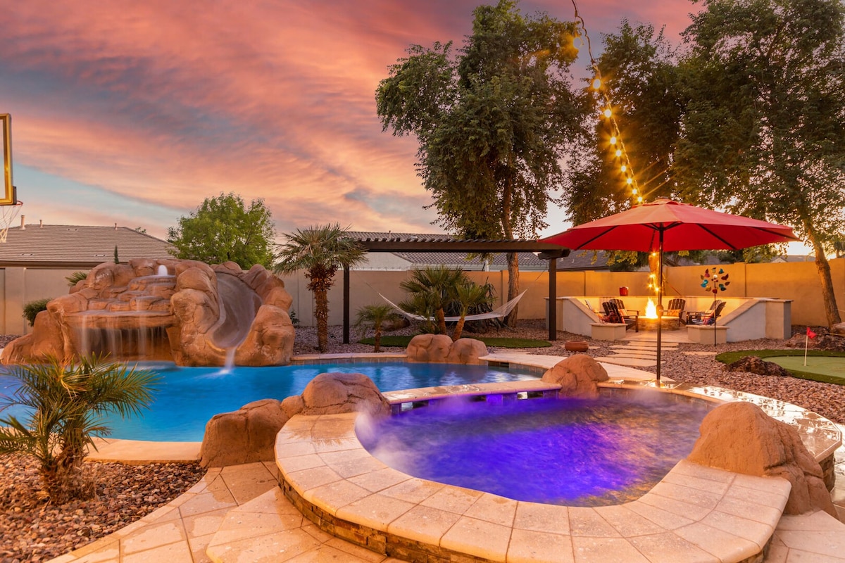 Dream Vacation Heated Pool Oasis! Sleeps 10