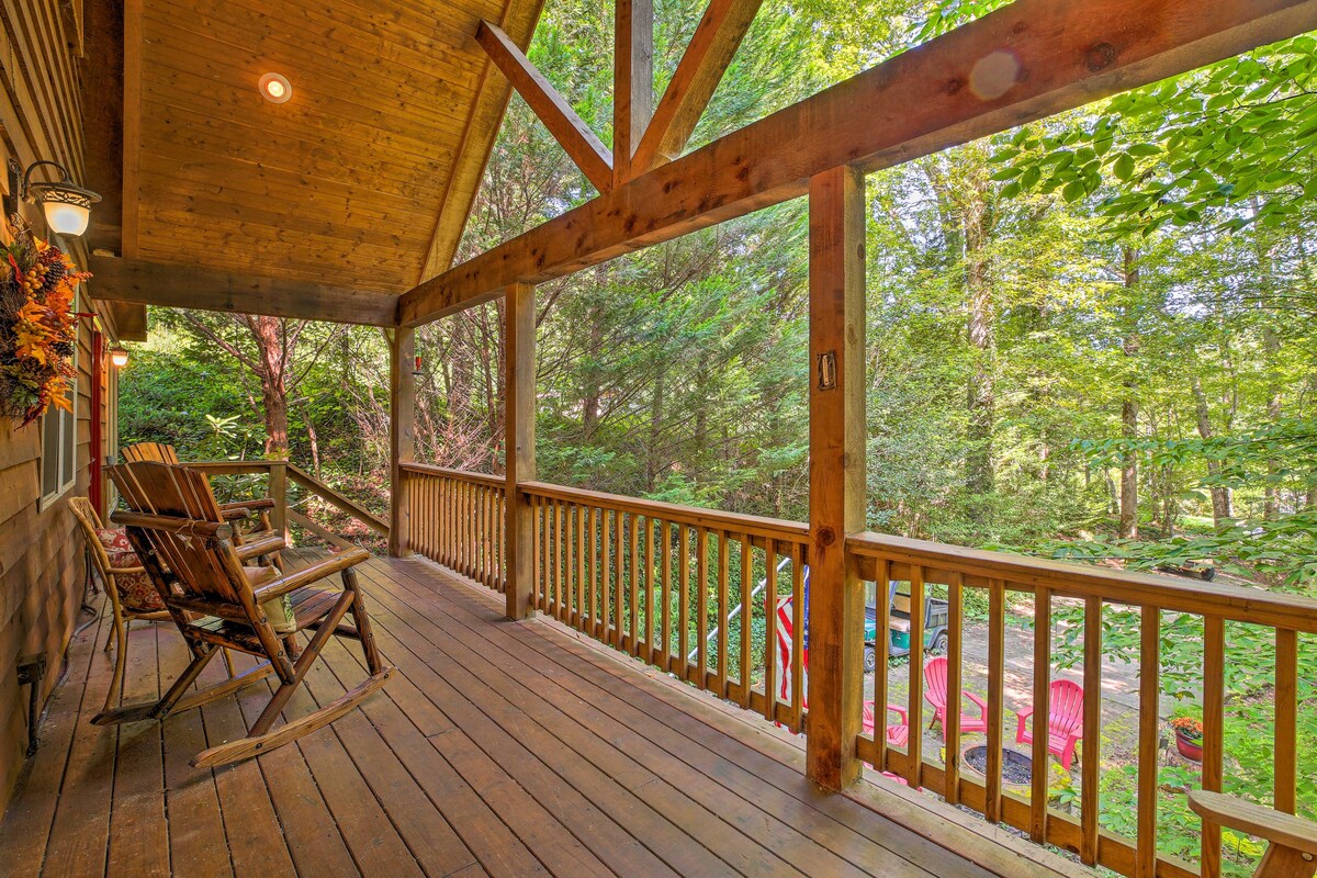 Cozy Cabin w/ Deck, Walk to Wildcat Creek & Dining