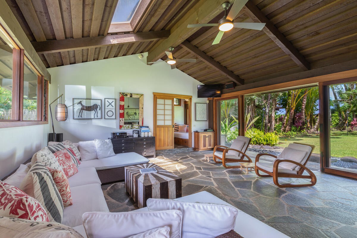 Luxury Beachfront Cottage on Hanalei Bay