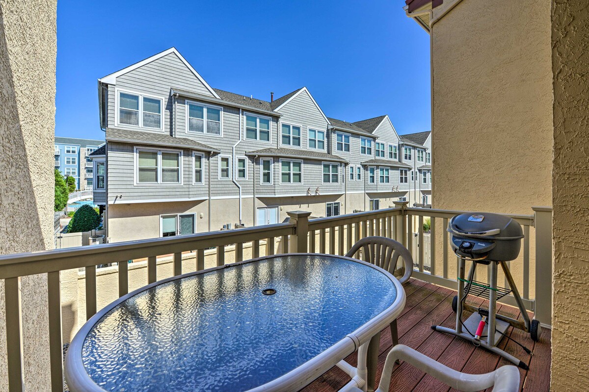 Townhome w/ Balcony < 1 Mi to Wildwood Crest BCH!