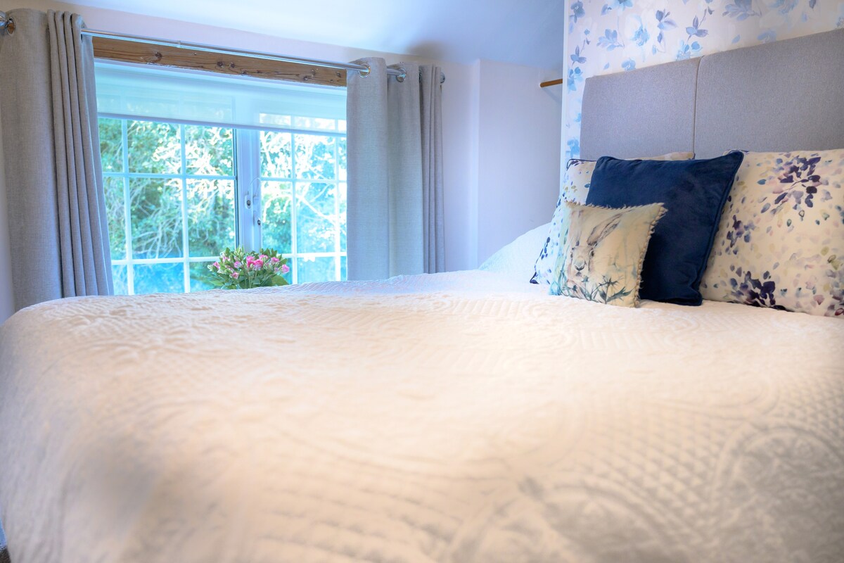 King sized double room - ensuite - garden view