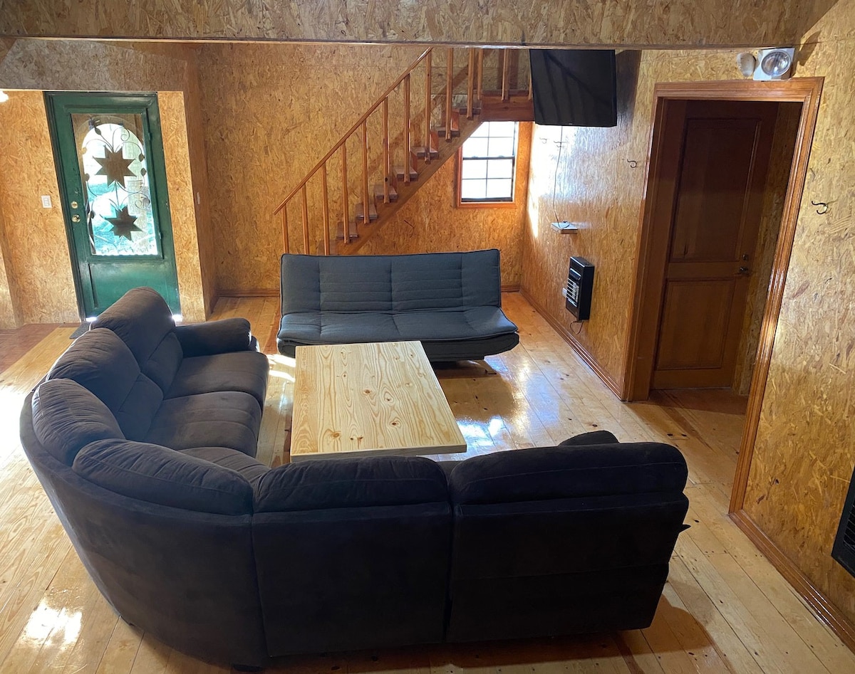 宽敞的小木屋为您提供最大的舒适度。