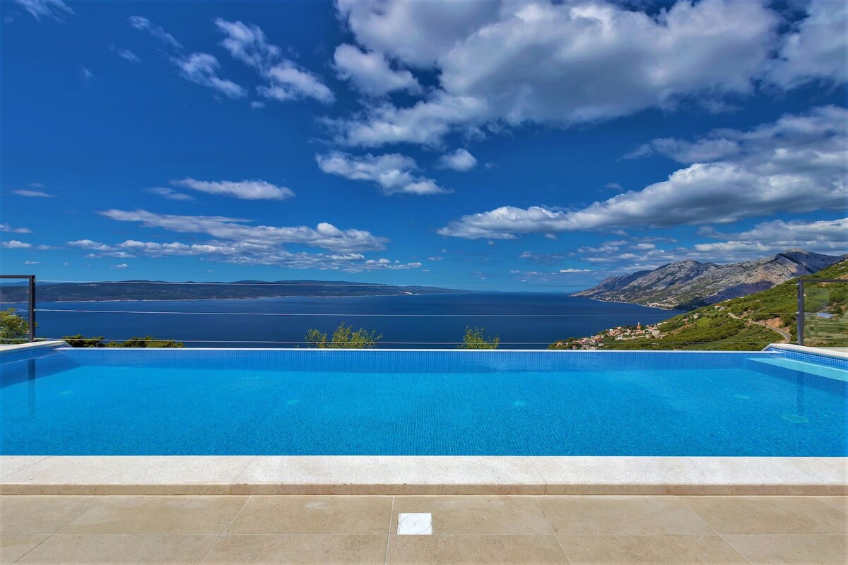 Villa Skyview Infinity-Pool, Whirlpool