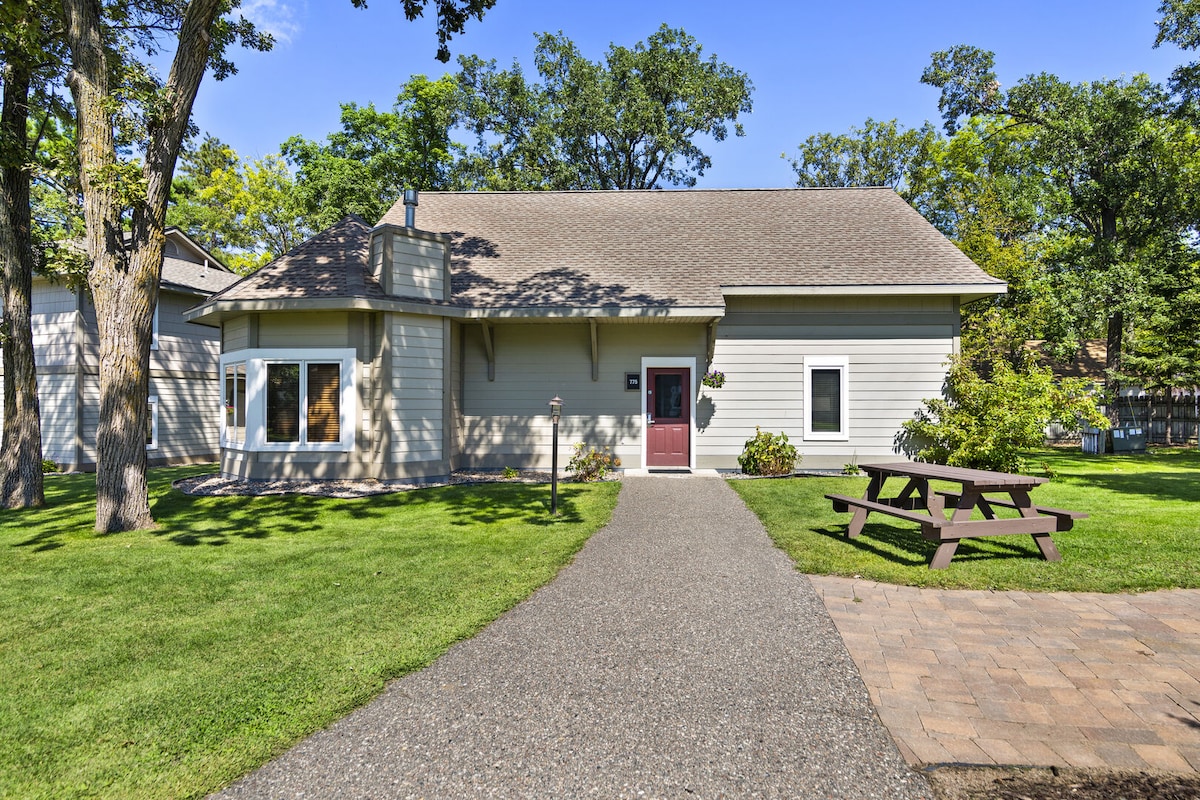 Large Family Getaway Beachside Firepit Gull Lake