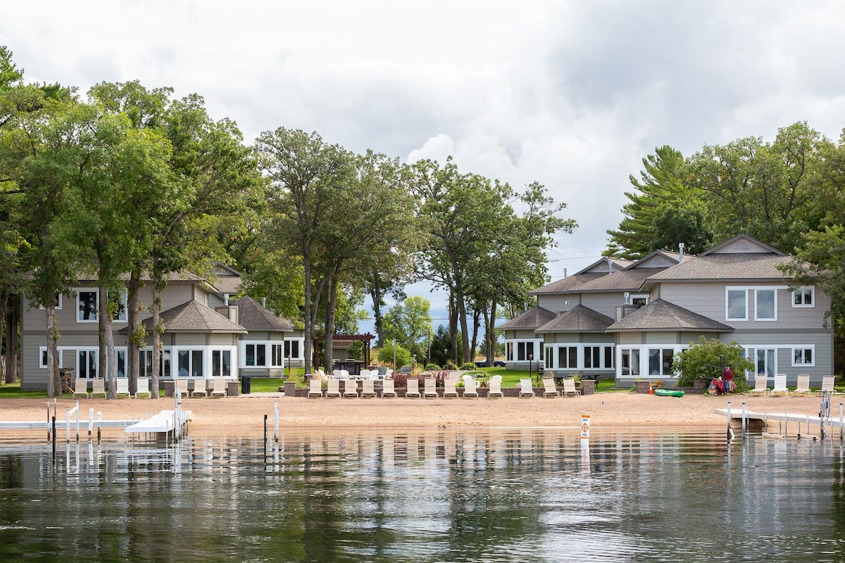 Relaxing Lakeside 2BR w Boat Rentals Gull Lake MN