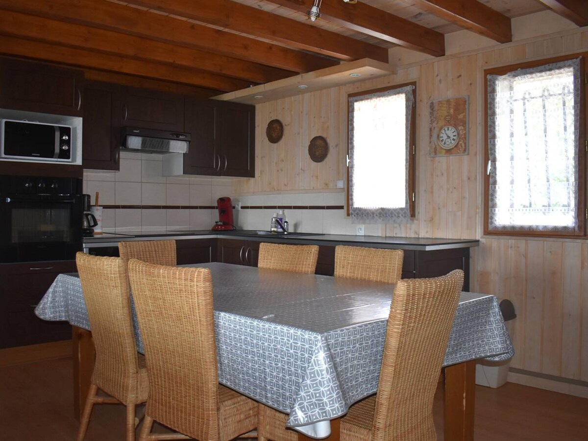 Font-Romeu-Odeillo-Via度假木屋， 3间卧室，可供8人入住。
