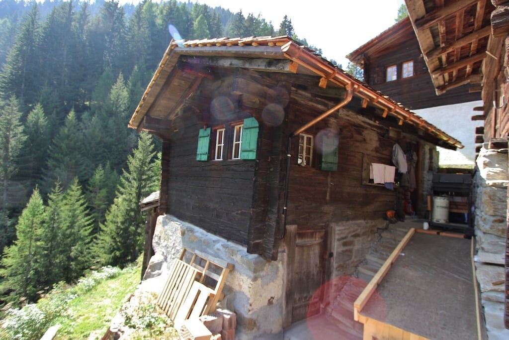 Holiday Home in Binntal near Lengtal Deck