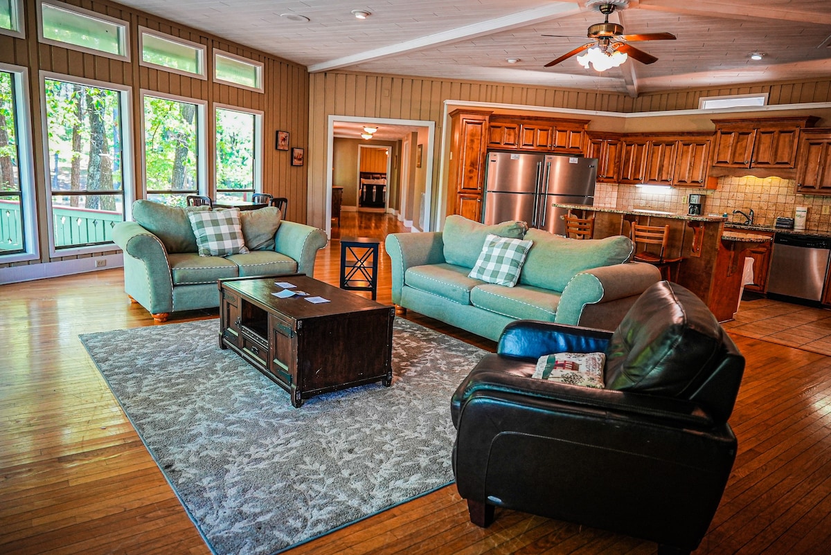 Gorgeous Lake view home with private Game Room