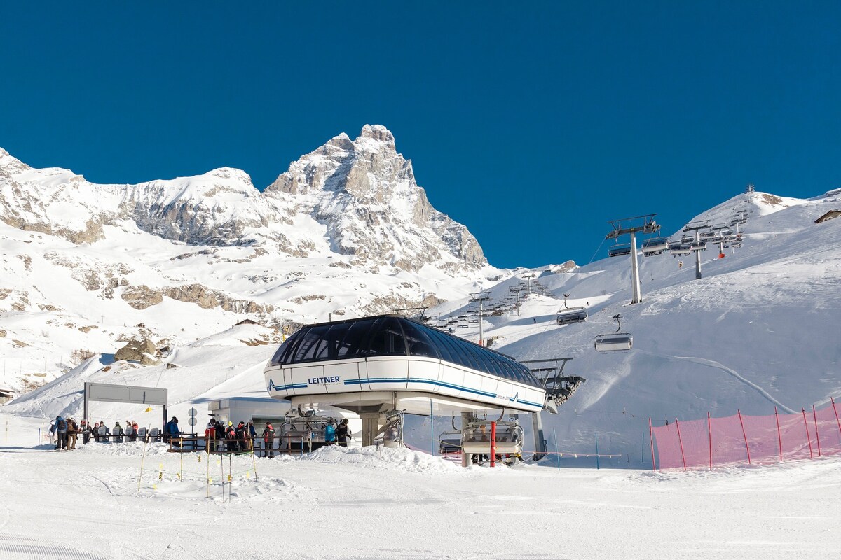 Maison Zerodix in Breuil Cervinia Plateau Rosa Cervinia电梯前，直通skirun 3