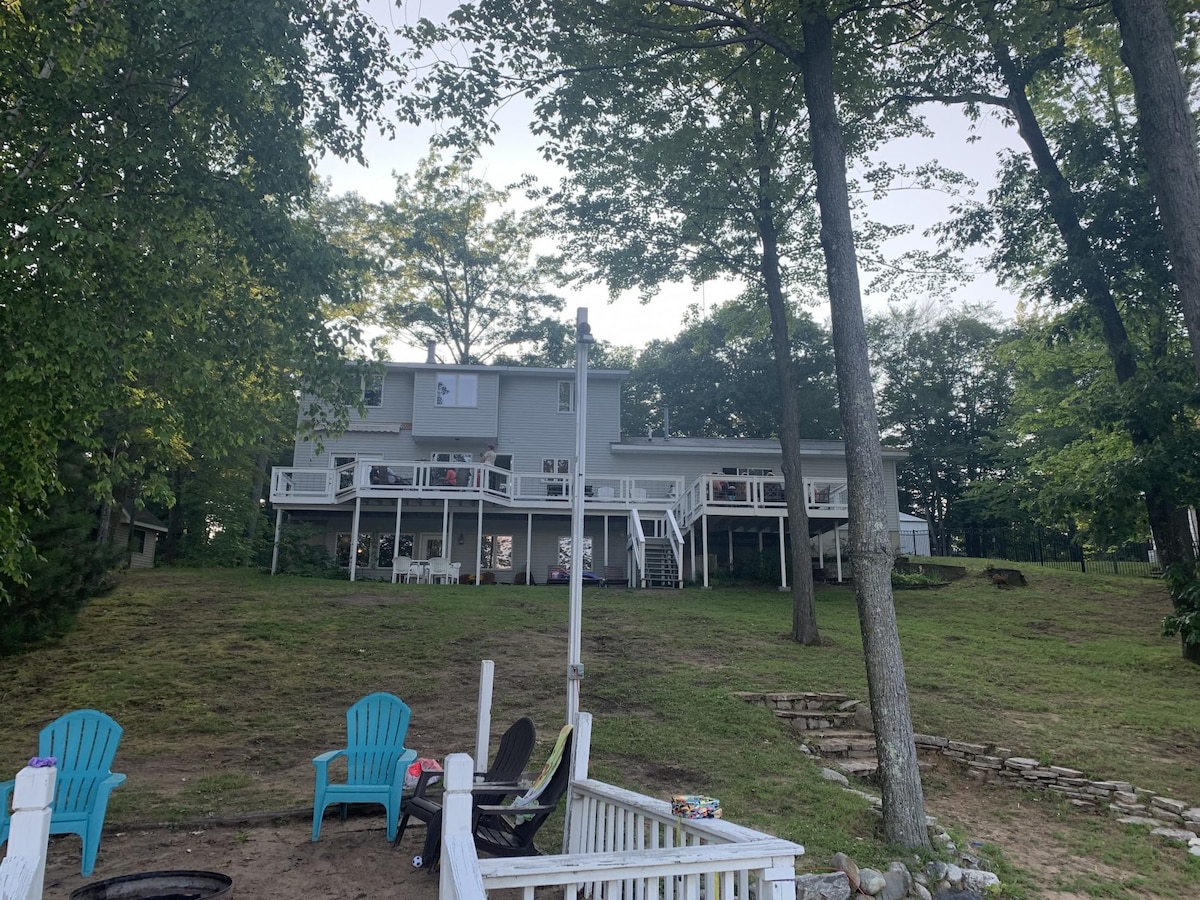 High Lake Hideaway 5BR 3.5BA Home,Water Trampoline