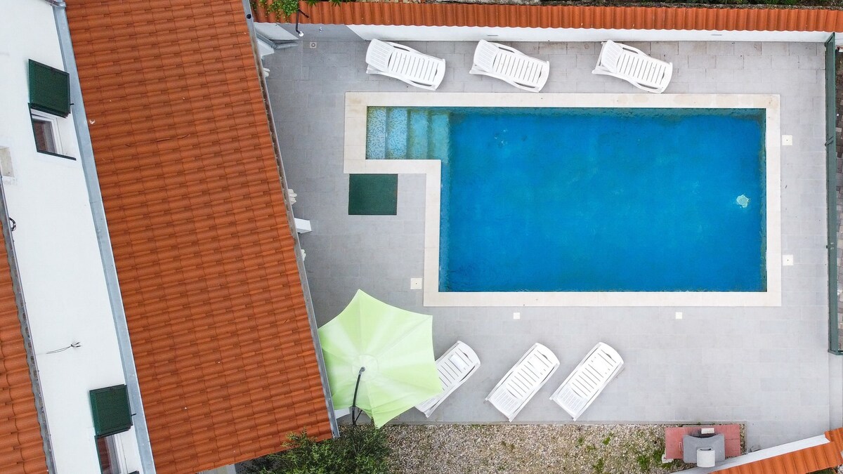 Olga - pula · holiday home olga with pool & pet fr