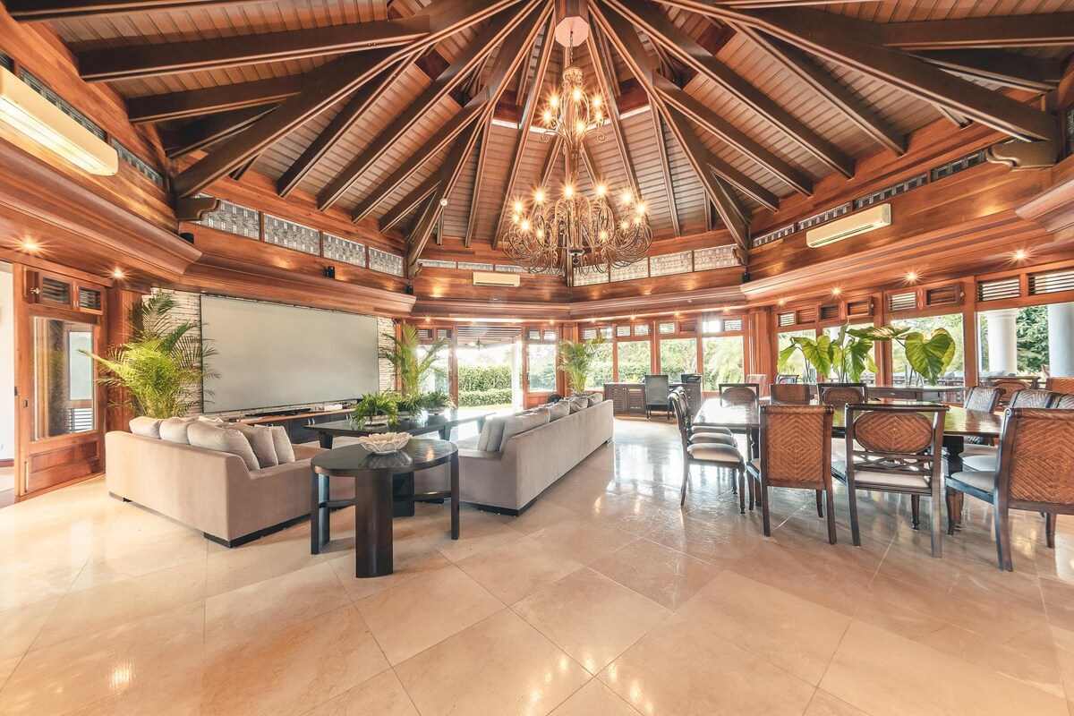 Luxurious Maison Larimar at Casa de Campo