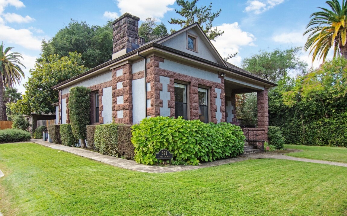 Historic Cuneo Cottage Downtown Sonoma