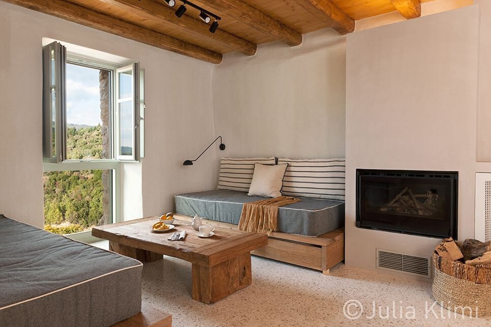 Ruga Suite with Mountain View & Fireplace