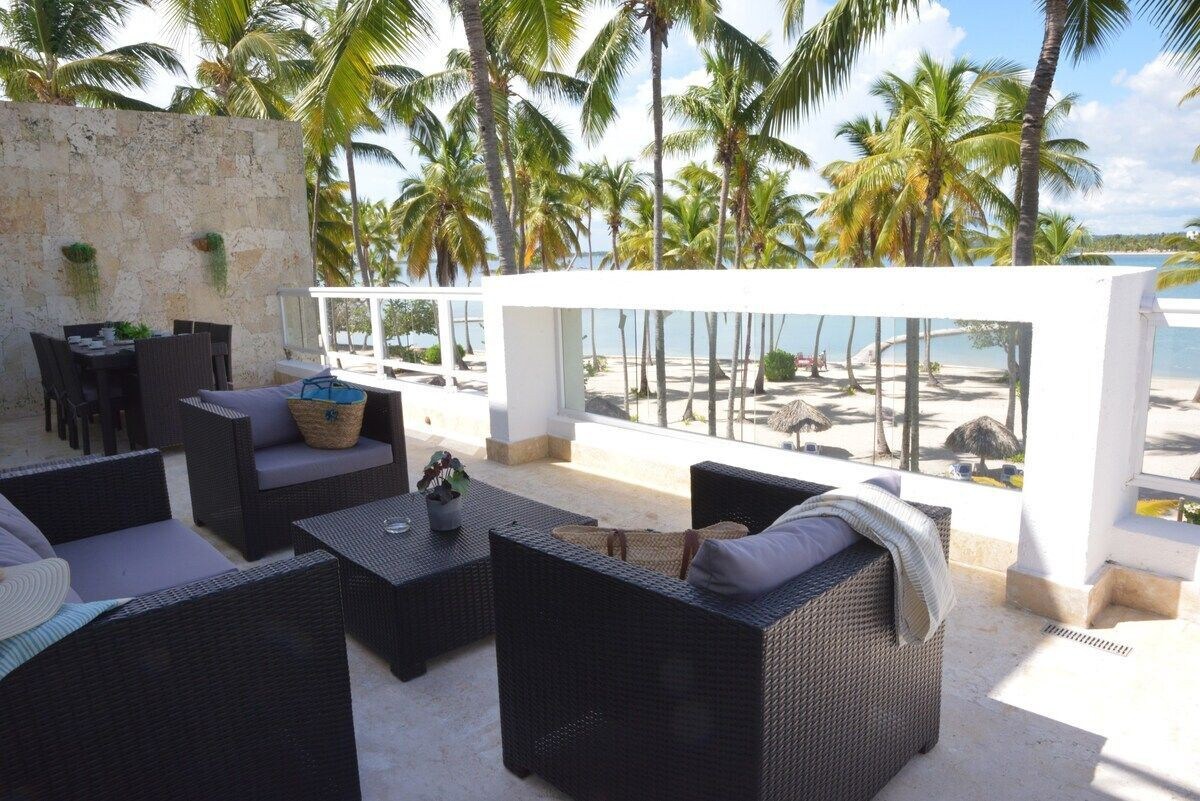 Penthouse Bahia Principe, private balcony wth see