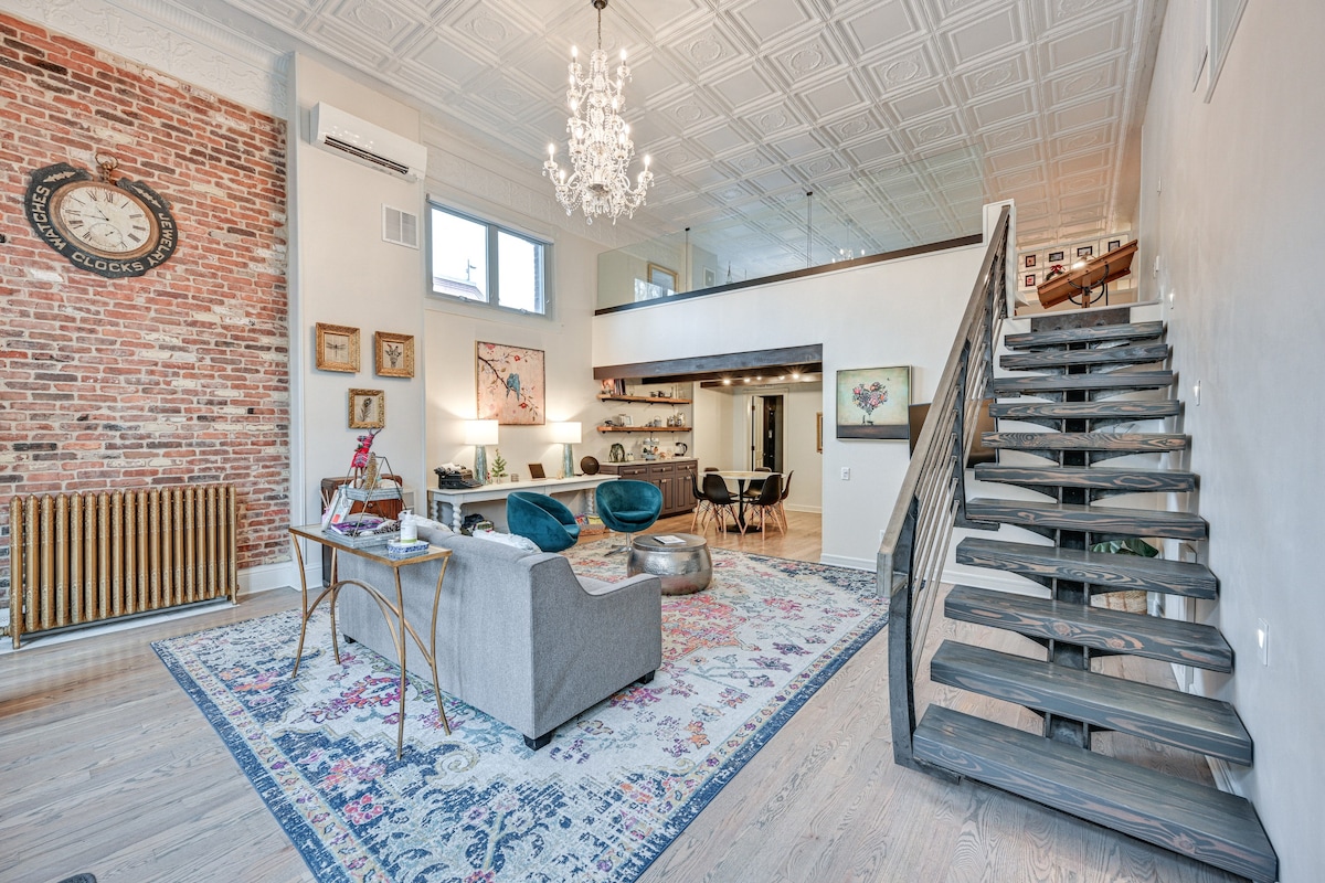 Historic Palace Loft w/ Reserved Parking Space!