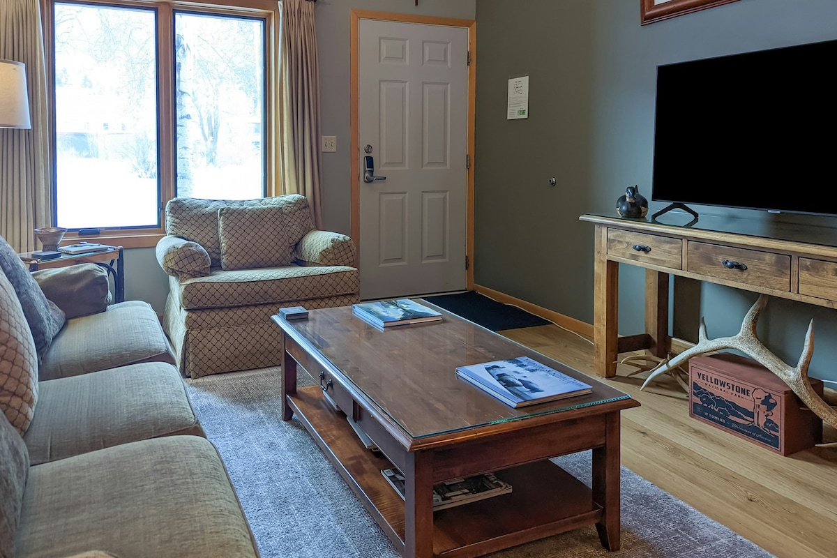 Spacious 3BR Mountainview Jackson Hole | Deck