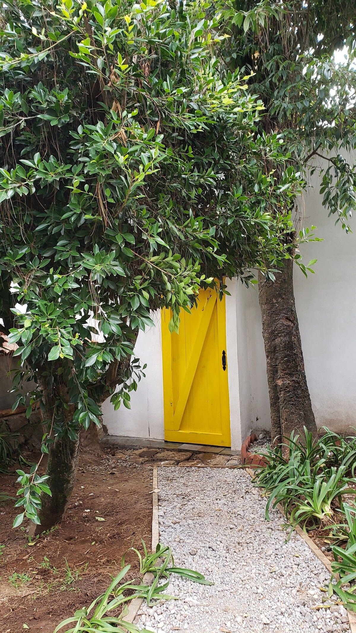 El Granero Amarillo de Las Joyas, Valle de Bravo