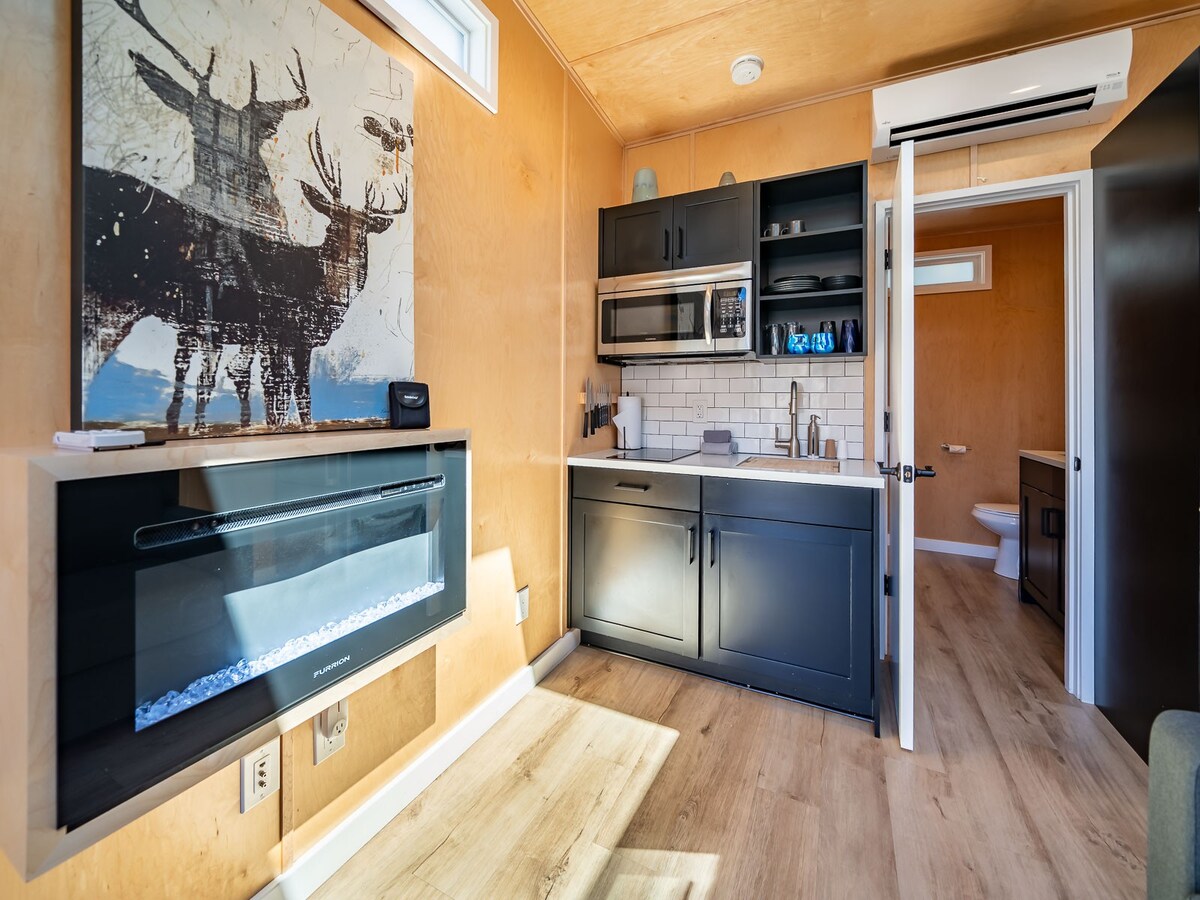 Lake Simtustus Resort- Crown Point Tiny Home C 13