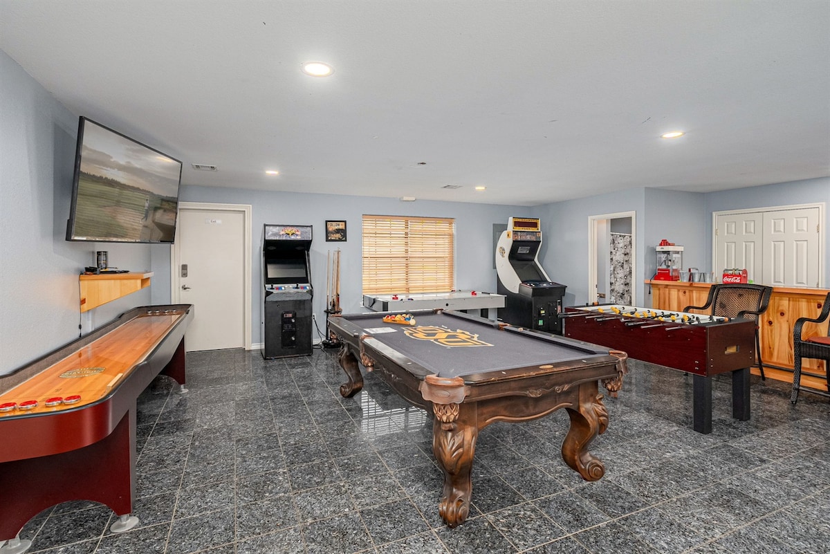 6Bdrm 5ba Ultimate Game Room Swim & Launch Close!