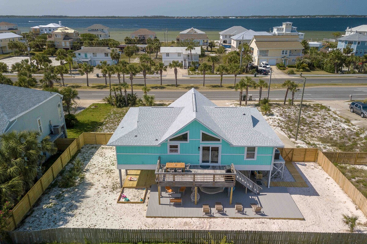 Pensacola Beach Family Vacation Home w/ Hot Tub