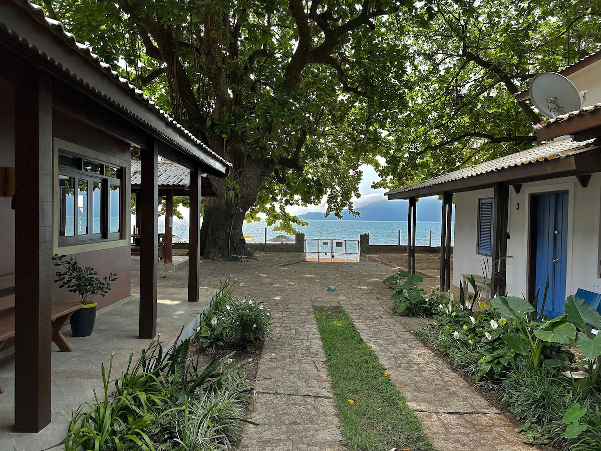 Casa moderna e pé na areia - Praia do Curral