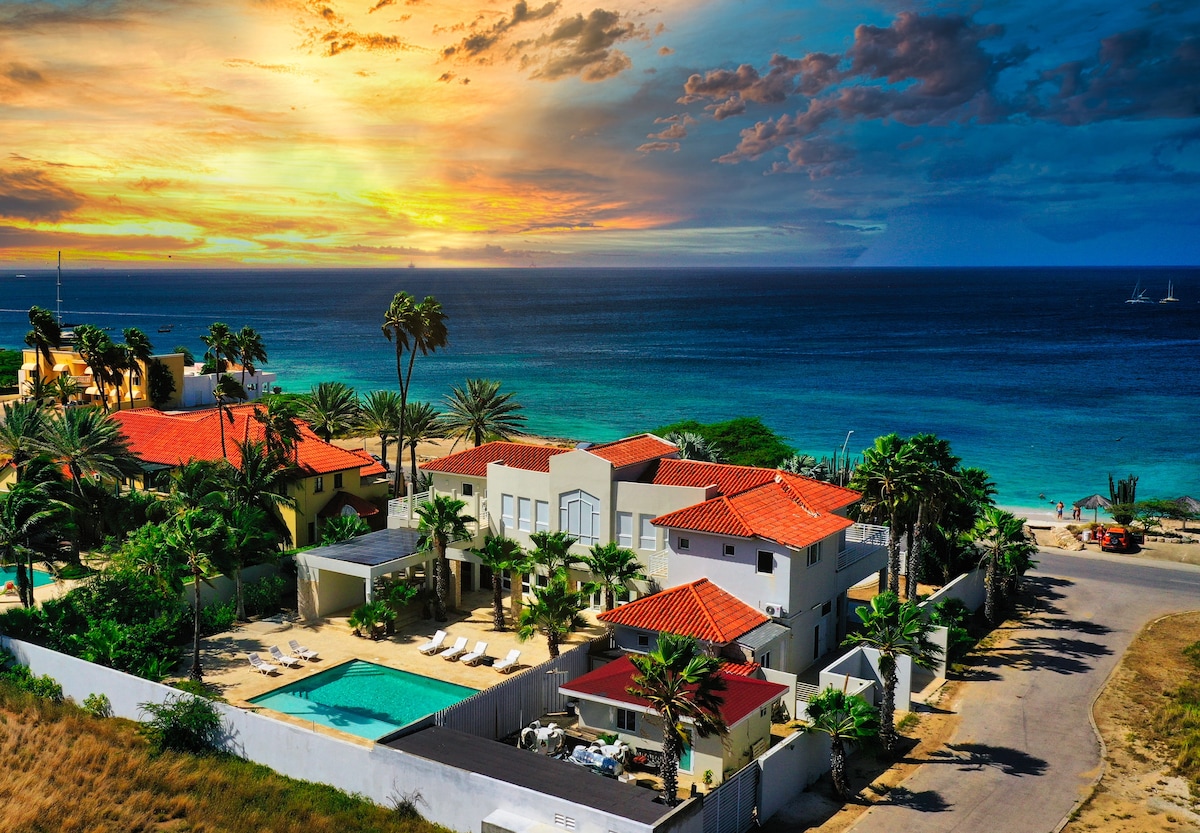 Luxury 6BR Boca Catalina Beachfront Villa w/Pool