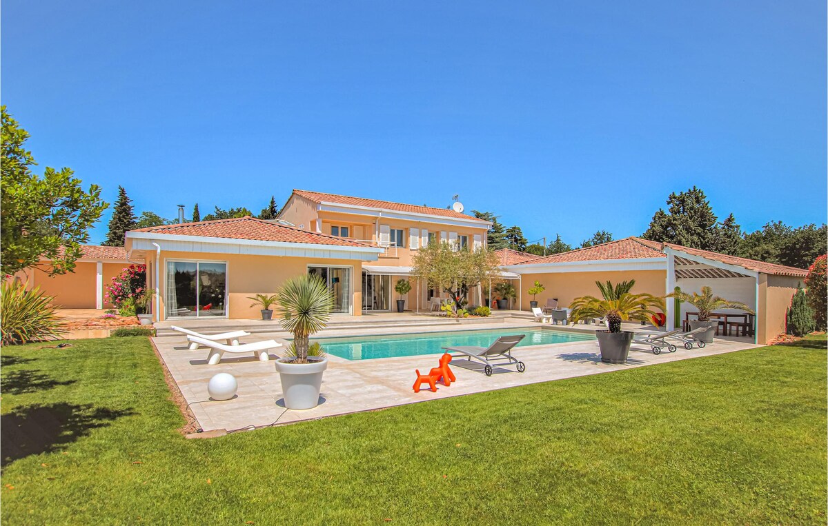 Nice home in Montelimar with WiFi