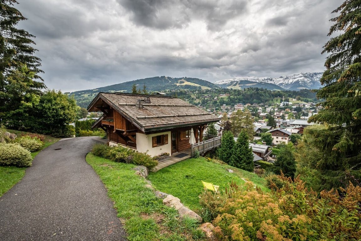 Chalet 5 minutes walk from the center of Megève