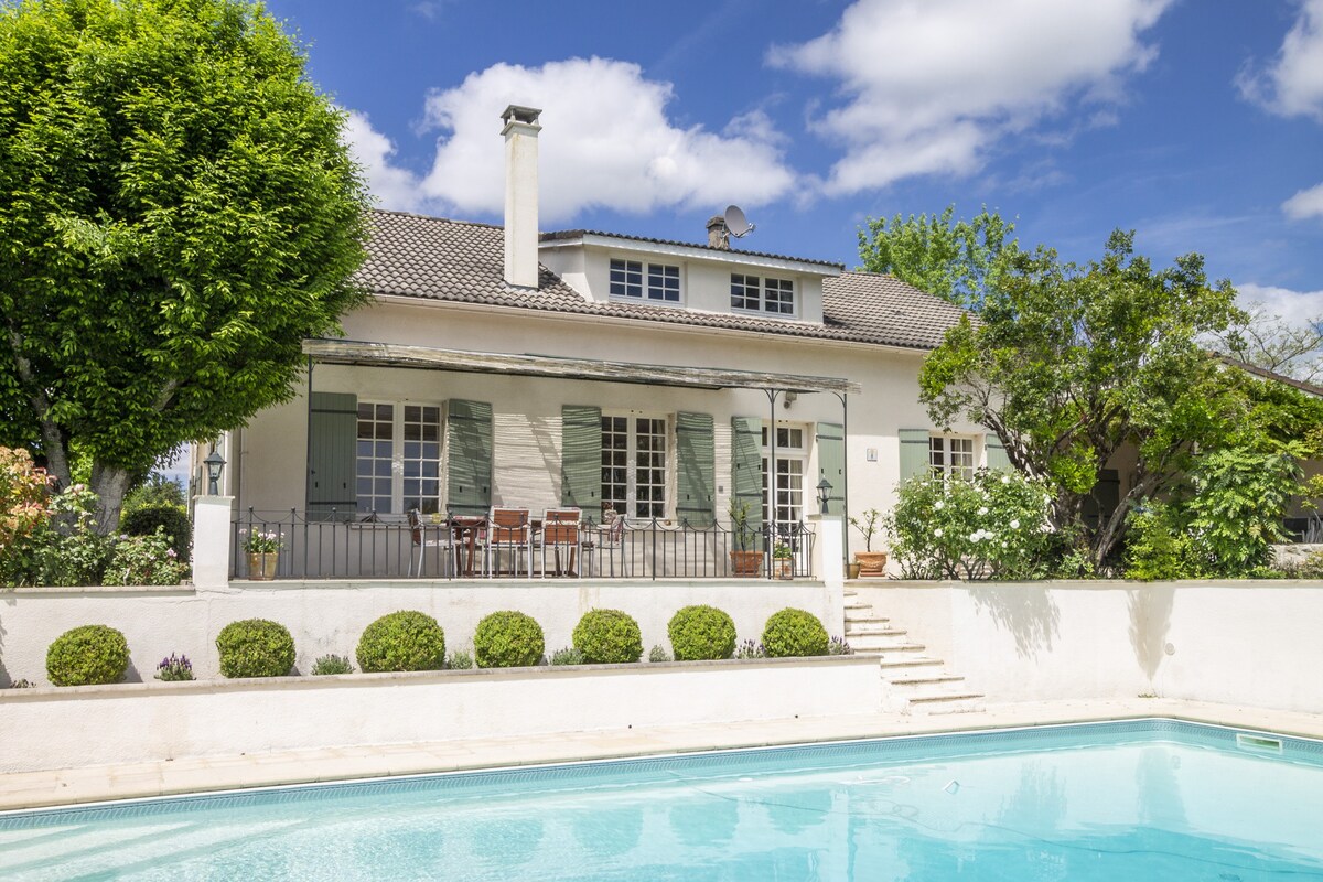 country-house Boutouzet (8p) with pool in Dordogne