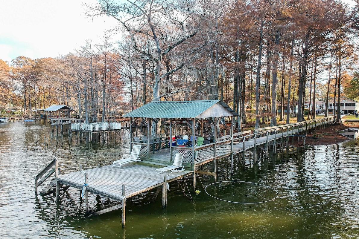 Ferriday Lakehouse w/ Private Dock, Deck, & Yard!