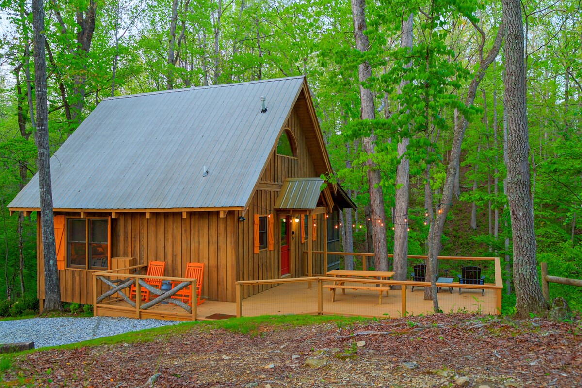 双河（ Twin Rivers ）露营钟-舒适的河滨小木屋