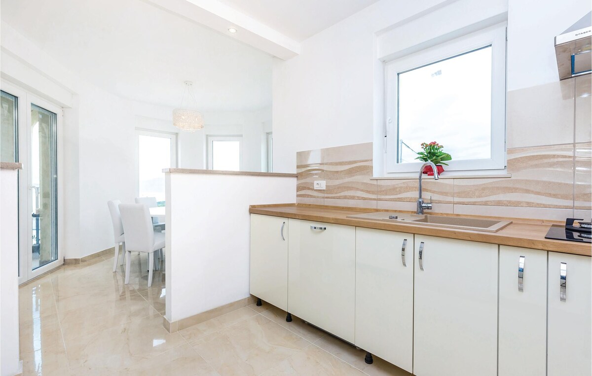 Pet friendly home in Kvarner with kitchen