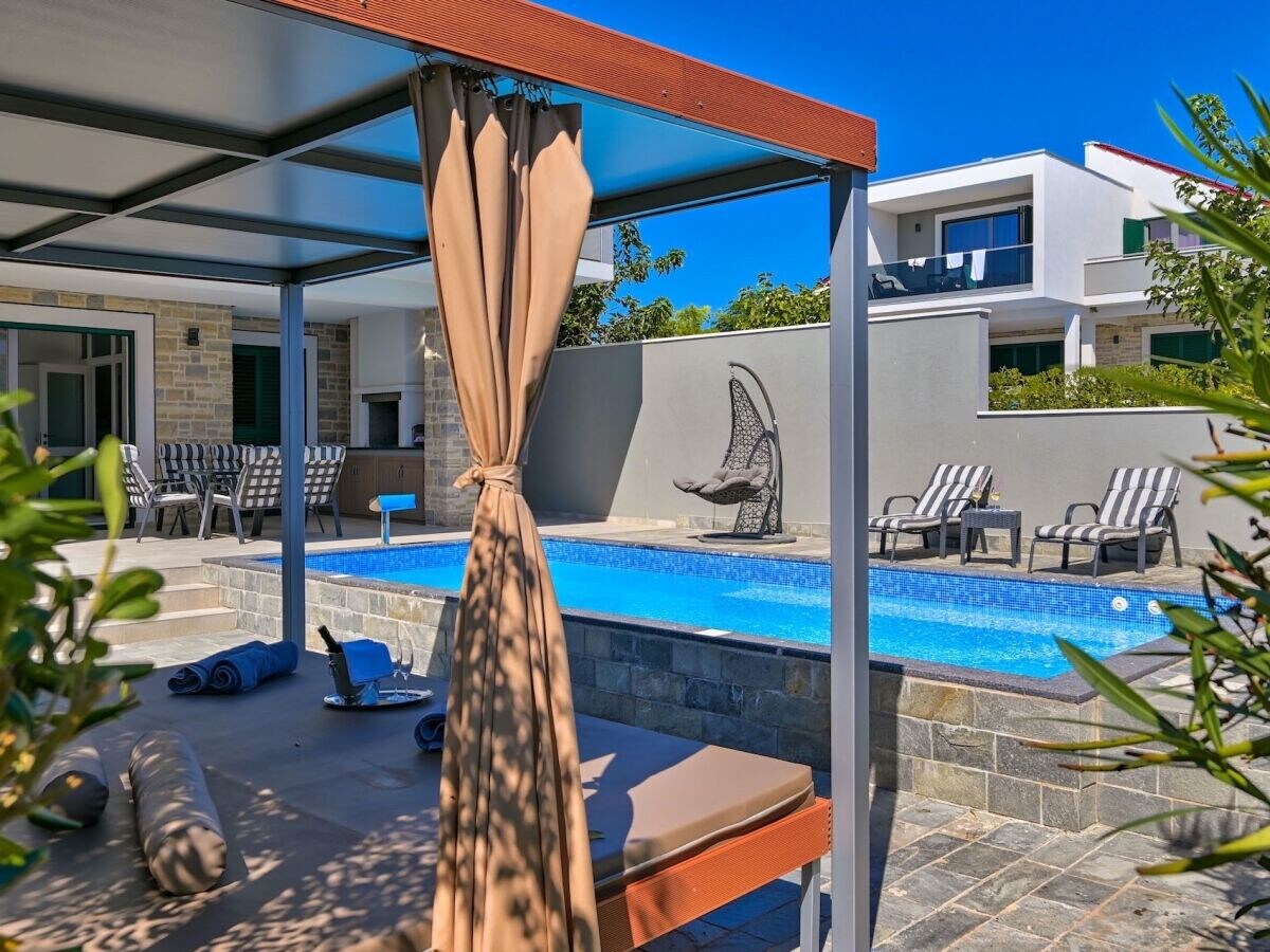 Luxury Villa Lunaria with Pool