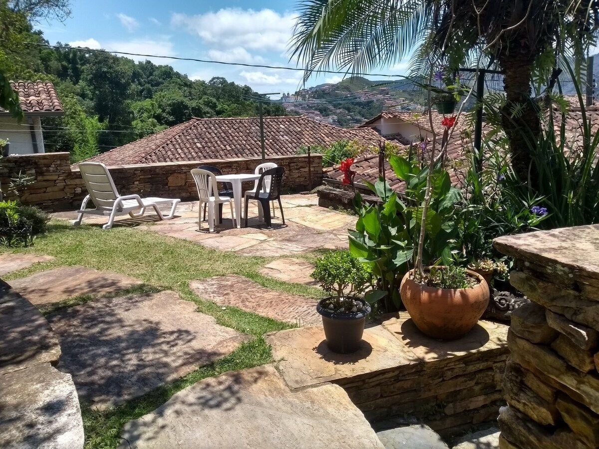 CASA COM CHARME E ARTE NO CORAÇÃO DE OURO PRETO