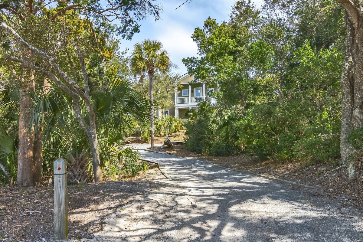 Bald head island home with spectacular views