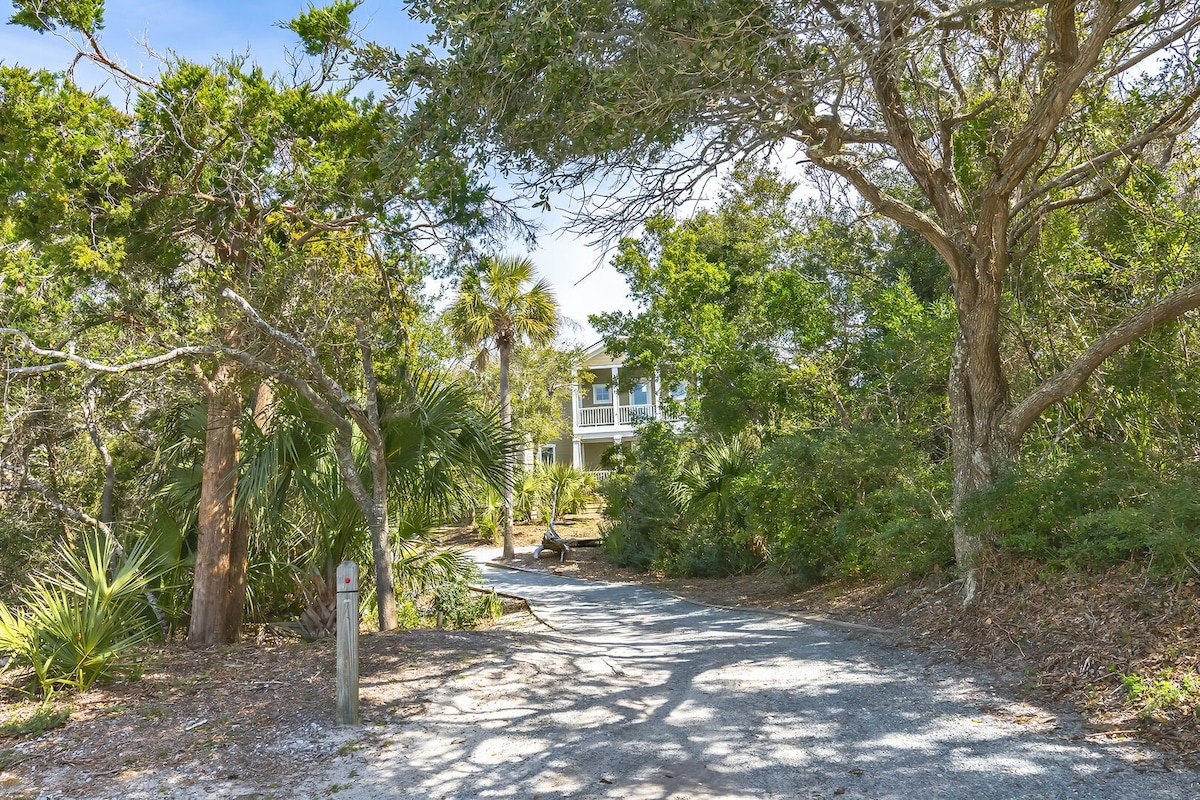 Bald head island home with spectacular views