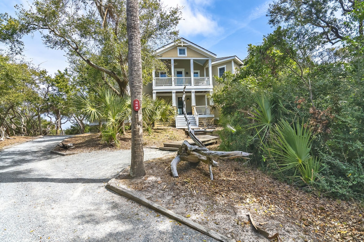 Bald head island home with spectacular views